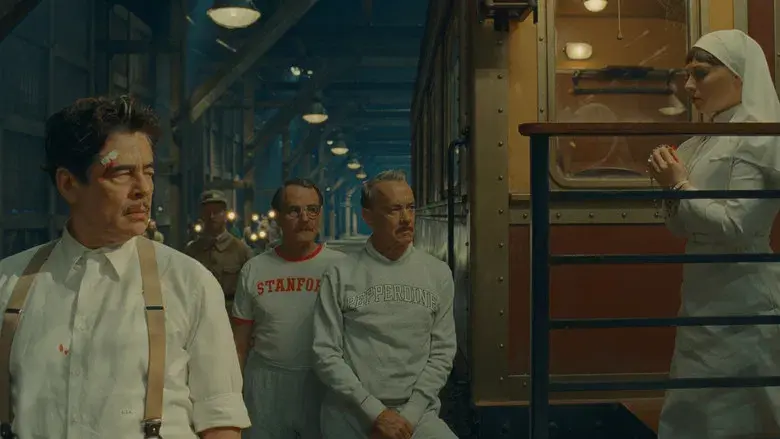 La trama fenicia - Fondo