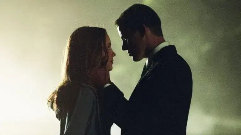 Ella es el chico - Fondo