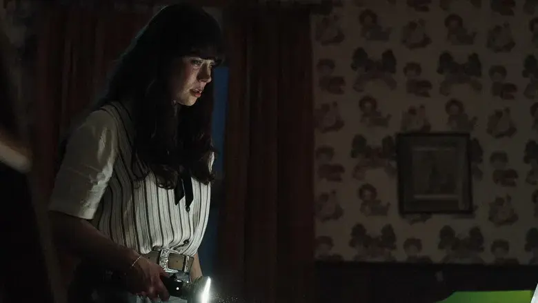 Expediente Warren: El último rito - Fondo