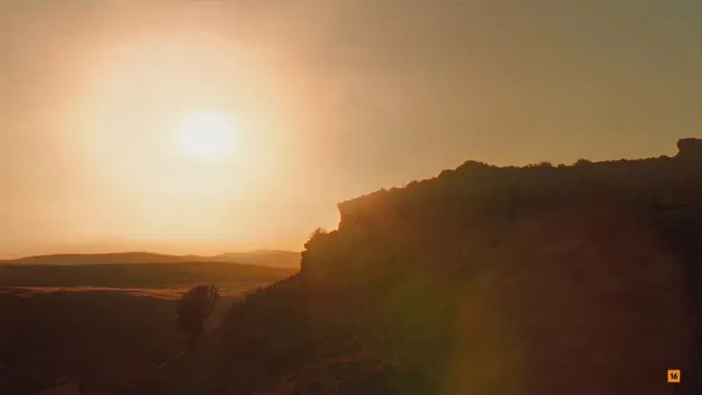 Sirat: Trance en el desierto - Fondo