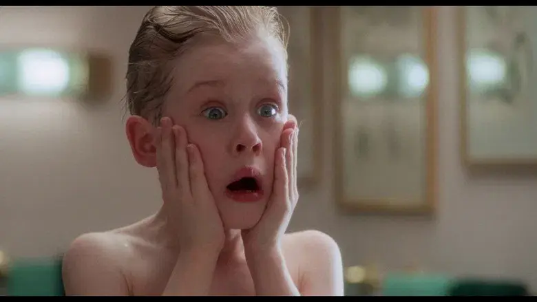 Solo en casa - Fondo