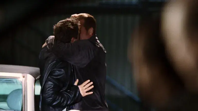 Kiss Kiss Bang Bang - Fondo