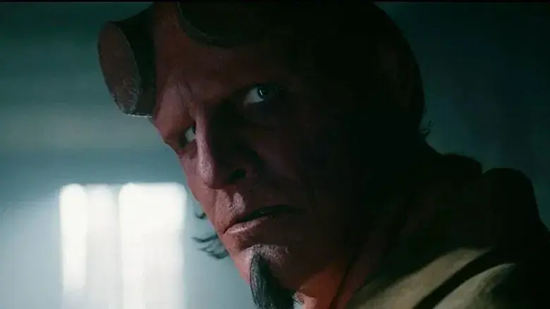 Hellboy: El Hombre Retorcido - Fondo