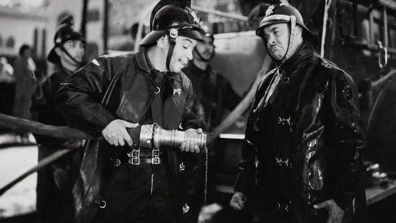 El bombero atómico - Fondo
