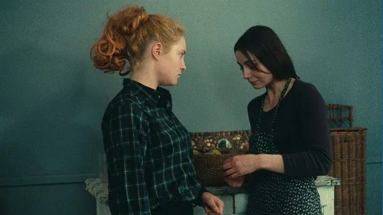 Una canta, la otra no - Fondo