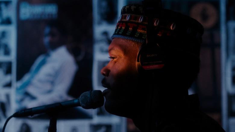 Haz lo que debas - Fondo