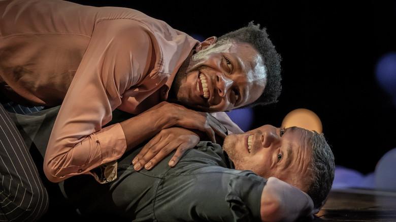 National Theatre Live: Constellations - Fondo