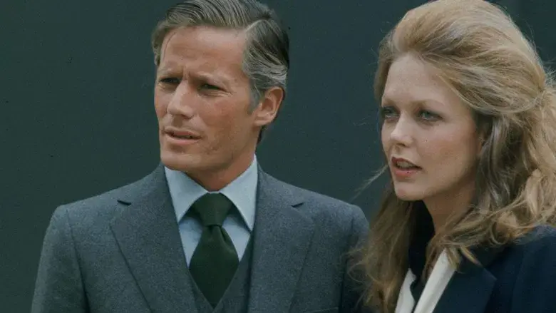 Hombre rico, hombre pobre - Fondo