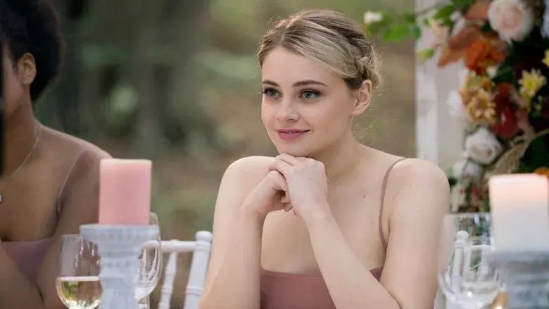 After: Aquí acaba todo - Fondo