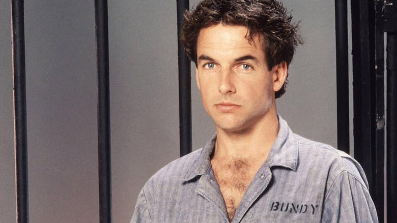 Deliberadamente extraño (TV) - Fondo