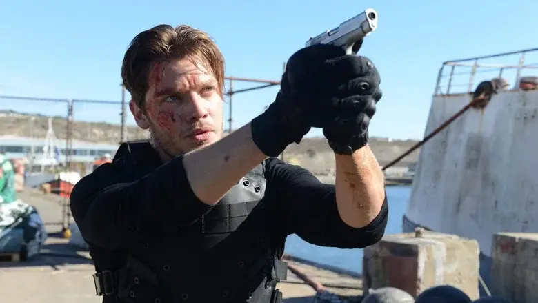 El protector: Renacer - Fondo