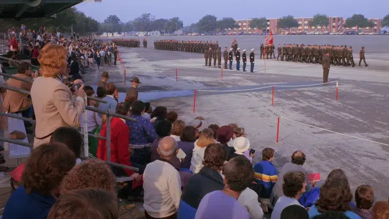 La chaqueta metálica - Fondo