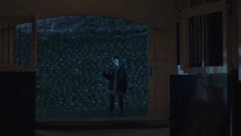 Strangers: Capítulo 2 - Fondo