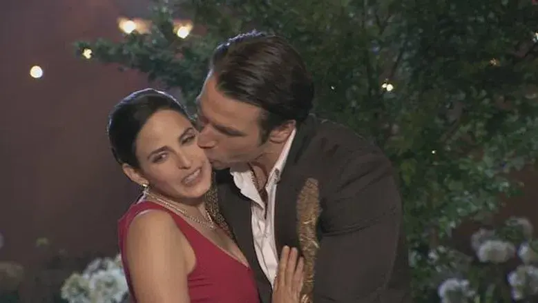 Marcos arresta a Don Cleto por tráfico de droga