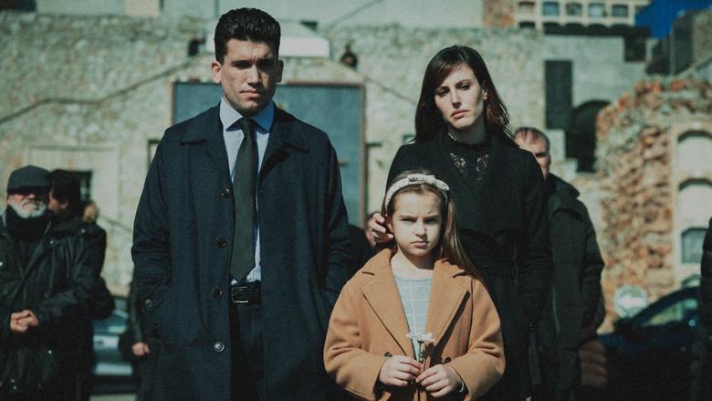 Mano de hierro - Fondo