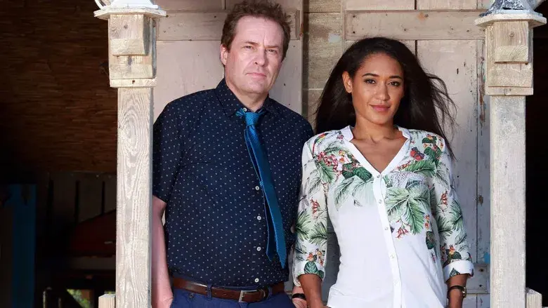 Crimen en el paraíso - Fondo