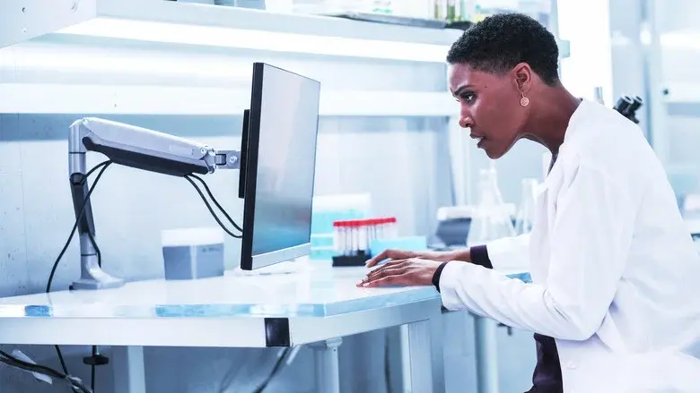 El libro de la resistencia: Capítulo tres: La batalla de Franklin Terrace