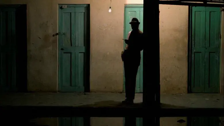 Carga maldita - Fondo