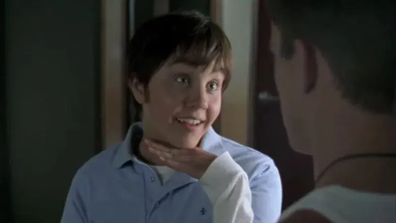 Ella es el chico - Fondo