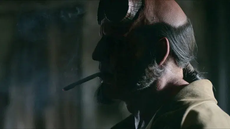 Hellboy: El Hombre Retorcido - Fondo