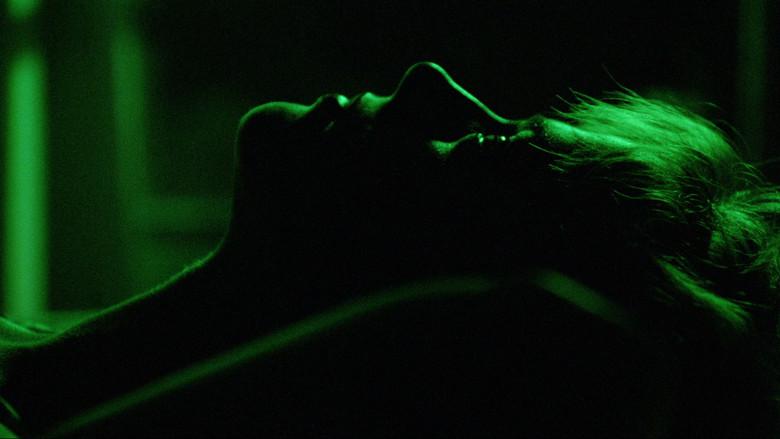 La chica del pijama amarillo - Fondo