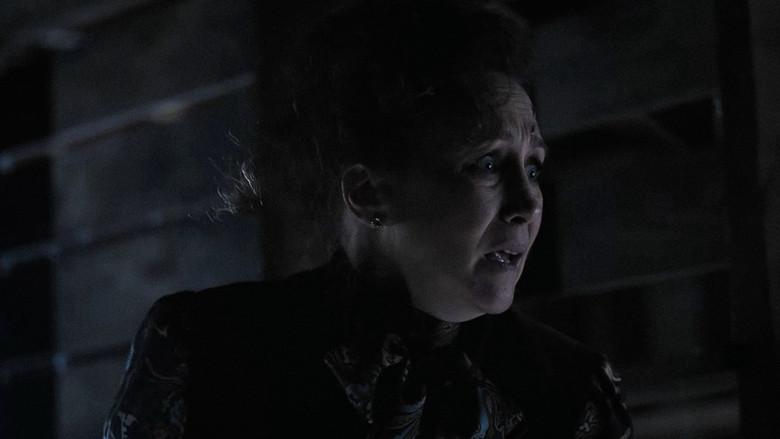 Expediente Warren: El último rito - Fondo