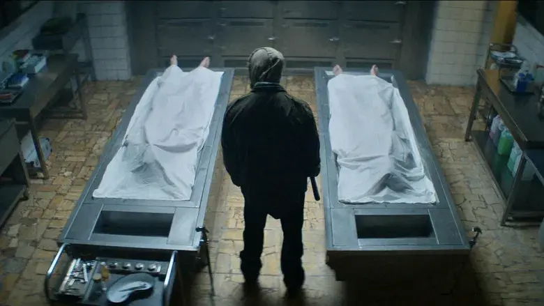 Strangers: Capítulo 2 - Fondo