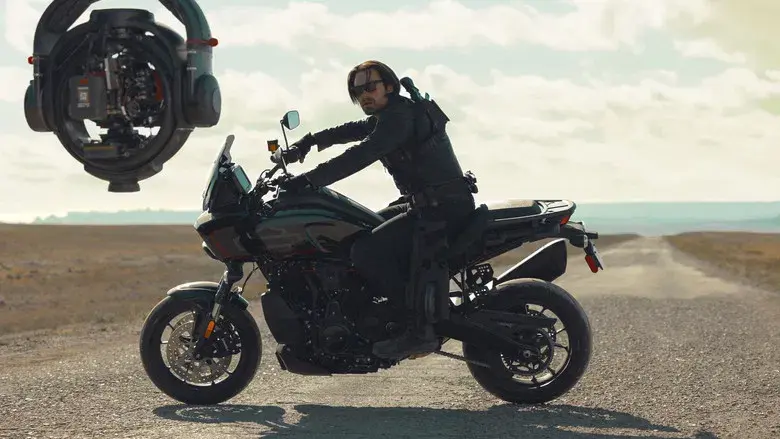 Thunderbolts* - Fondo