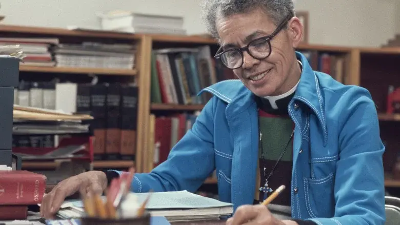 My Name Is Pauli Murray - Fondo