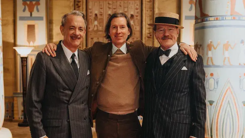 La trama fenicia - Fondo