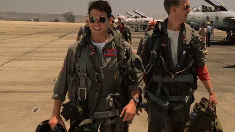 Top Gun: Ídolos del aire - Fondo