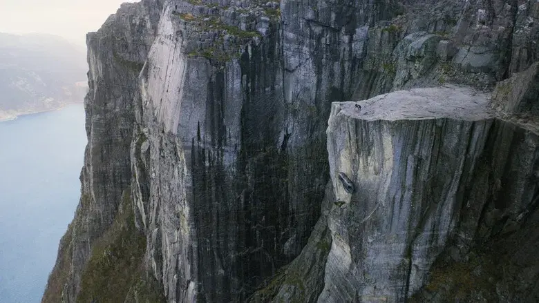 Misión: Imposible - Fallout - Fondo