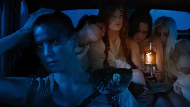 Mad Max: Furia en la carretera - Fondo