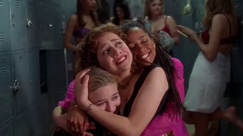 Clueless (Fuera de onda) - Fondo