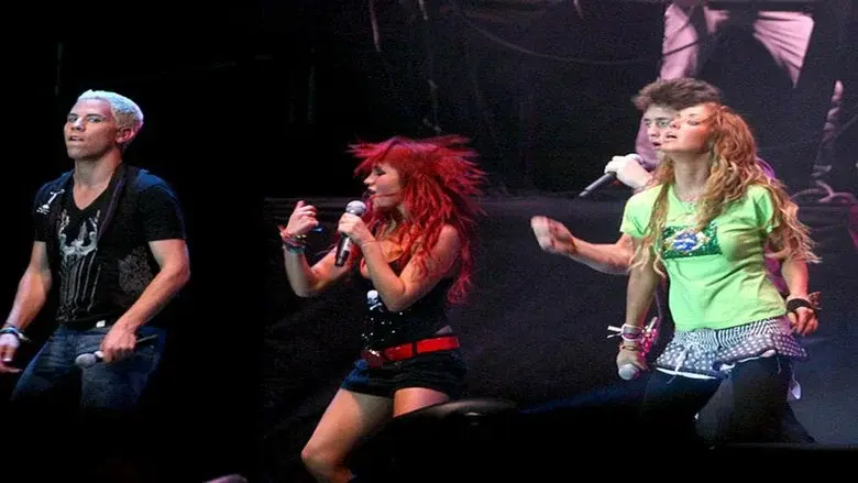 RBD - Live In Manaus - Fondo