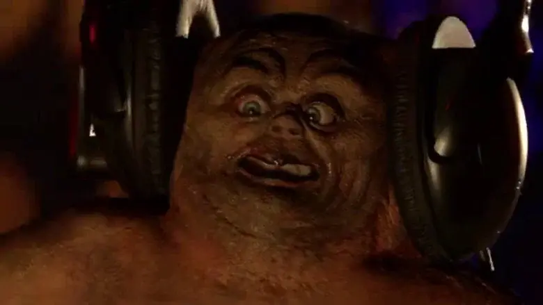 Gingerdead Man 3: Saturday Night Cleaver - Fondo