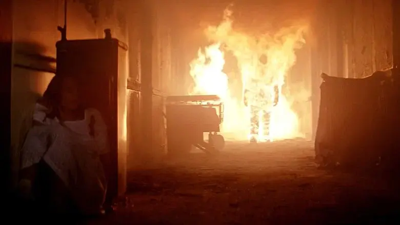 Halloween II: Sanguinario - Fondo