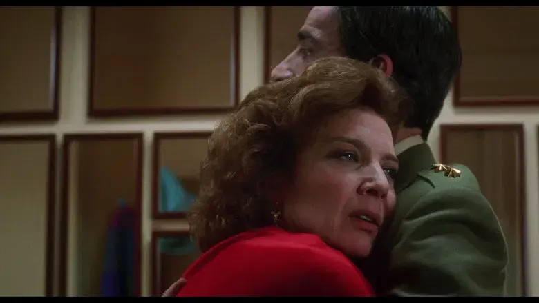 La flor de mi secreto - Fondo