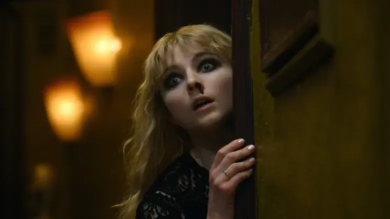 Última noche en el Soho - Fondo