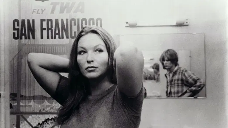 Dos o tres cosas que yo sé de ella - Fondo