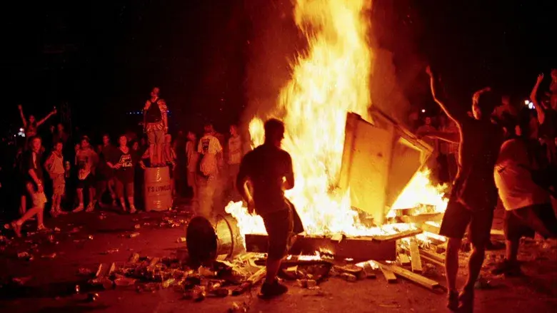 Fiasco total: Woodstock 99 - Fondo