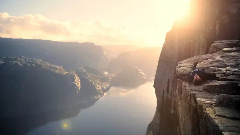 Misión: Imposible - Fallout - Fondo