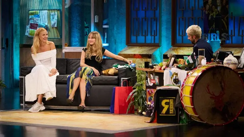 Ester Expósito, Mirela Balic y Loquillo