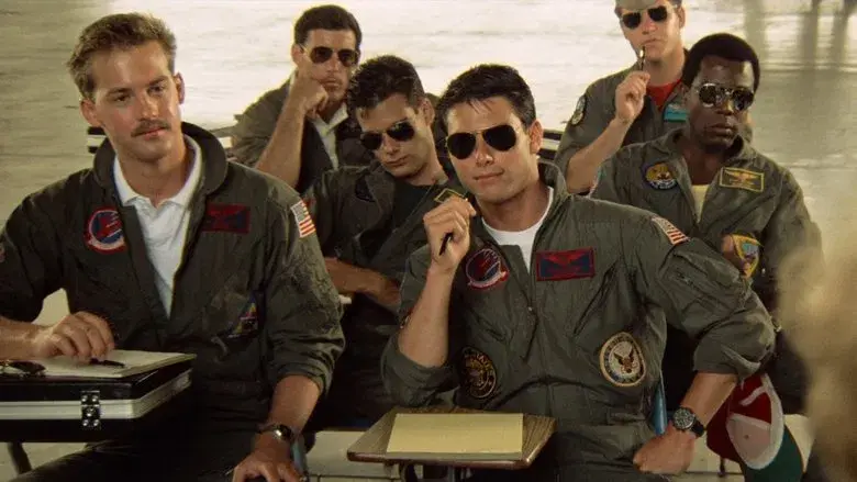Top Gun: Ídolos del aire - Fondo