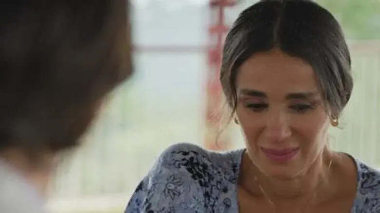 El Titi pasa el dato a Catalina