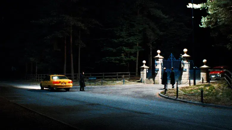 Eyes Wide Shut - Fondo