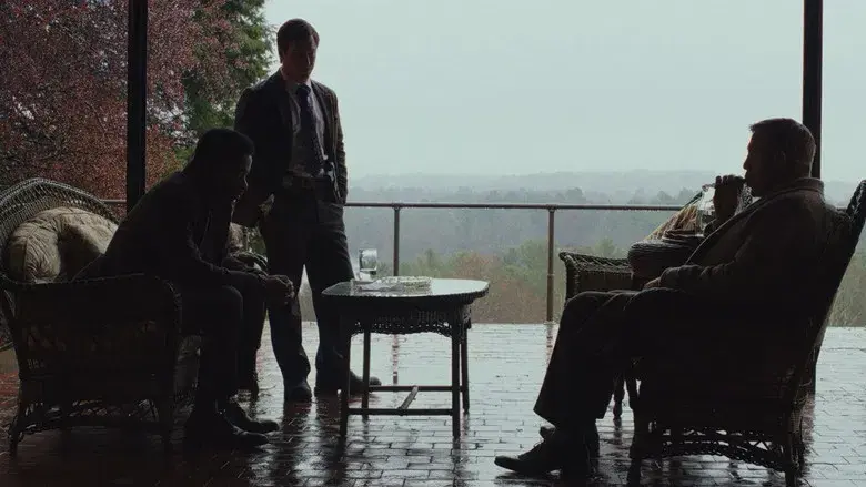 Puñales por la espalda - Fondo