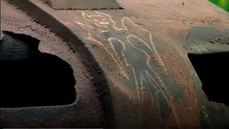 Carga maldita - Fondo