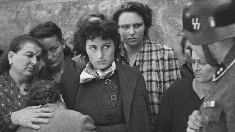 Roma, ciudad abierta - Fondo