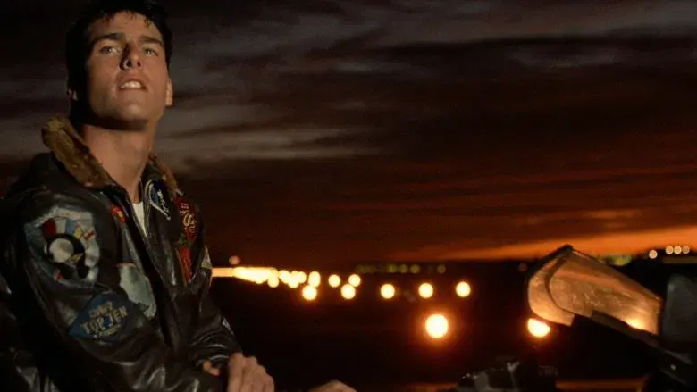 Top Gun: Ídolos del aire - Fondo